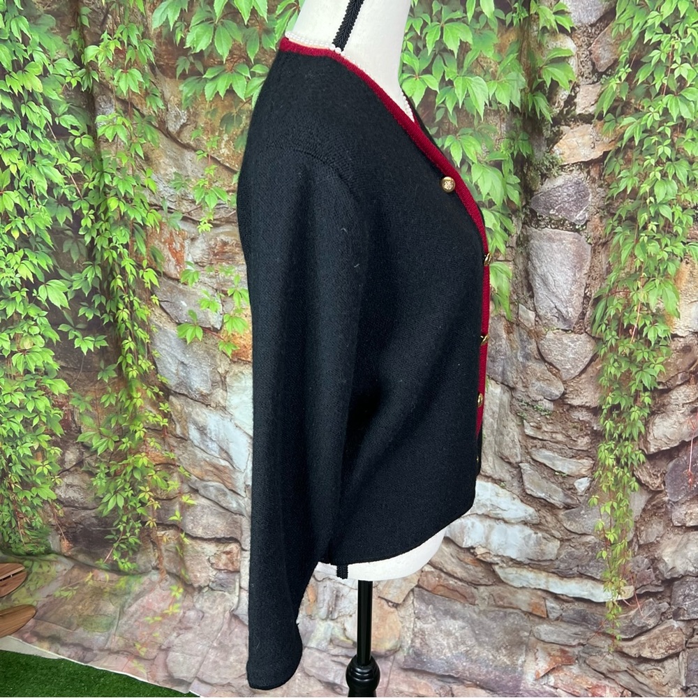 VINTAGE PENDLETON Classic Black and Red Virgin Wool Academic Crested Cardigan MP - Picture 5 of 11